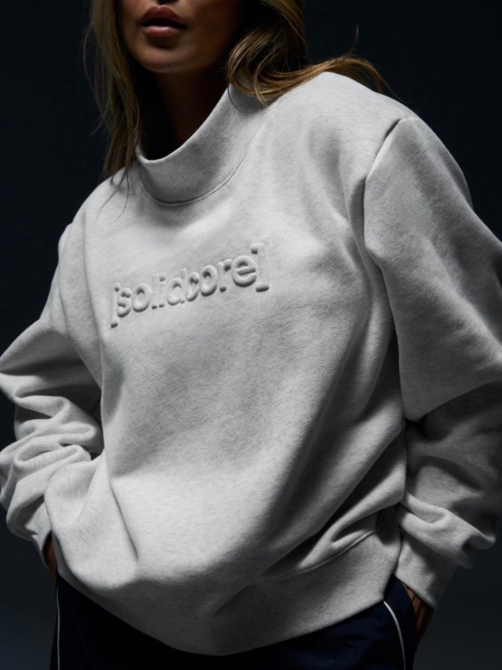 [solidcore] Gray Logo Mockneck Solidays 2025 Sweatshirt XS